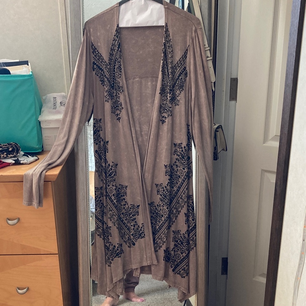 Elegant Tan and Black Women's Duster.